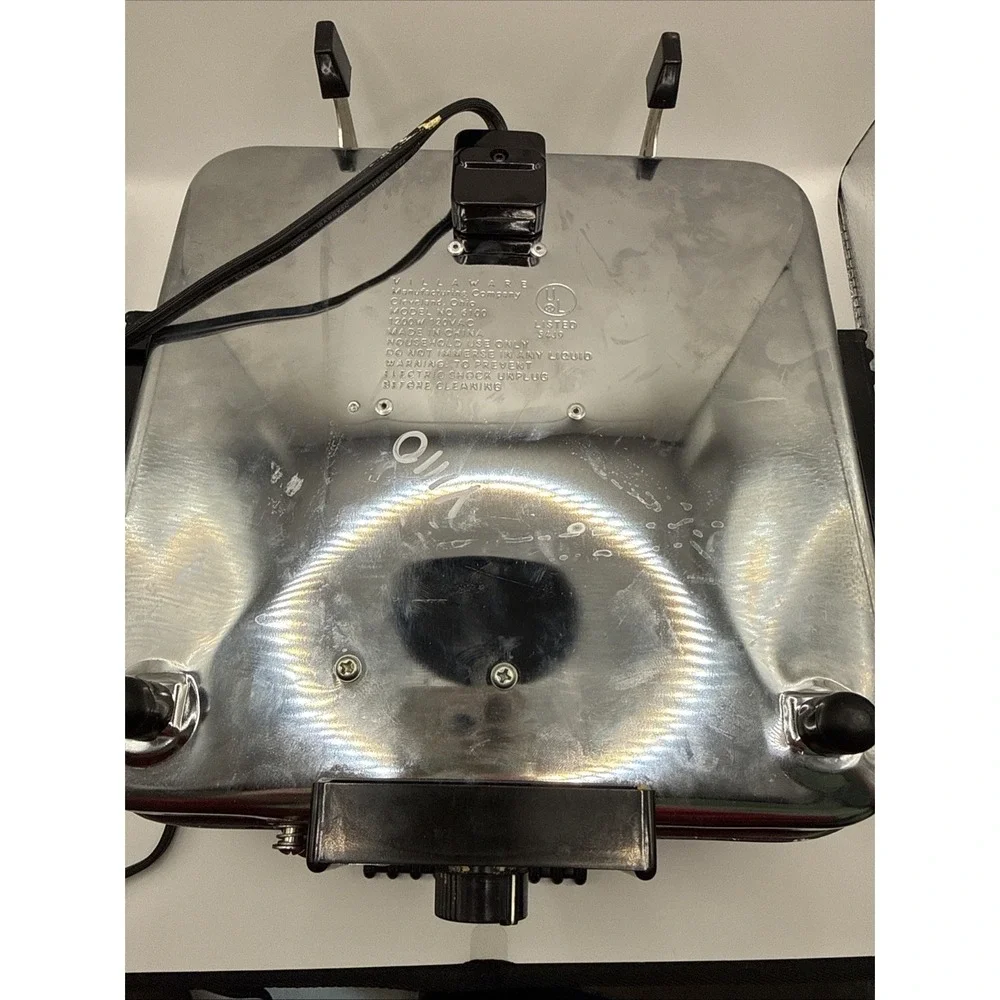 VillaWare Belgian Waffler 4 Square Waffle Maker Iron  Model 6100 Removable Plate